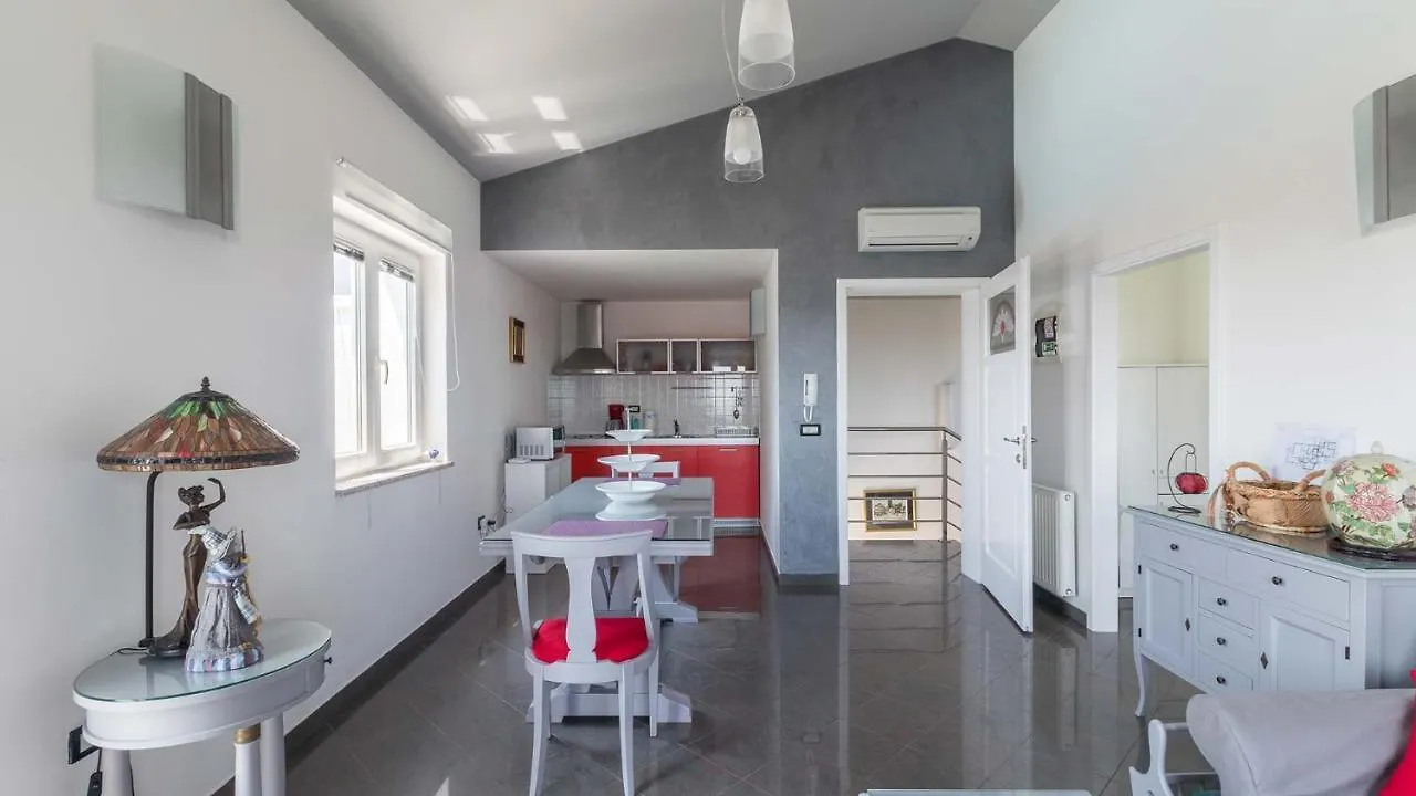 Luxury Villa Nicol With Pool And Sea View 300M From The Beach Pula 0*,  Croácia