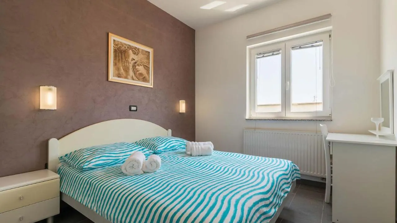 Luxury Villa Nicol With Pool And Sea View 300M From The Beach Pula 0*,  Croácia