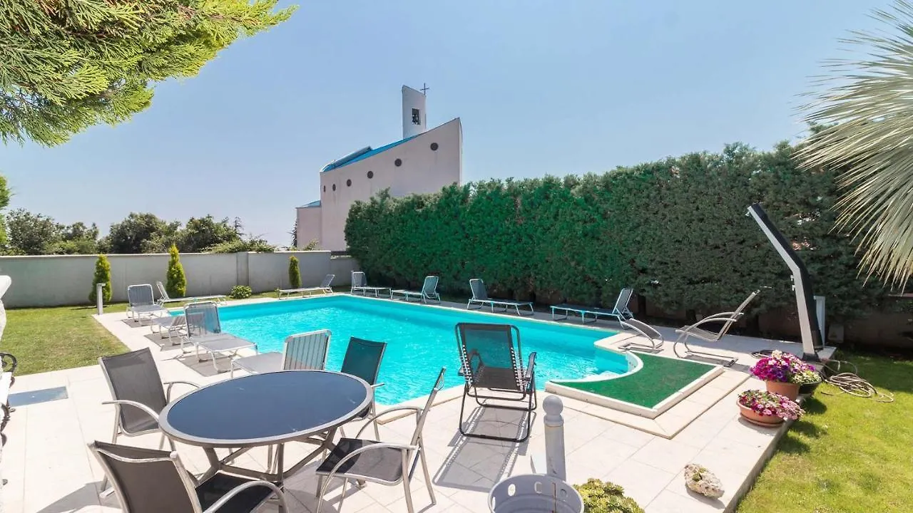 Luxury Villa Nicol With Pool And Sea View 300M From The Beach Pula Kroatien